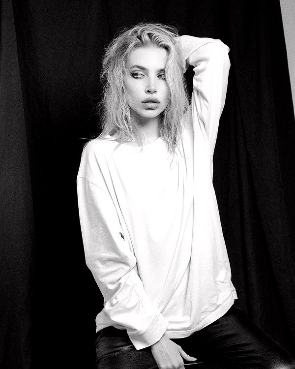 anya4everr instagram image archive image