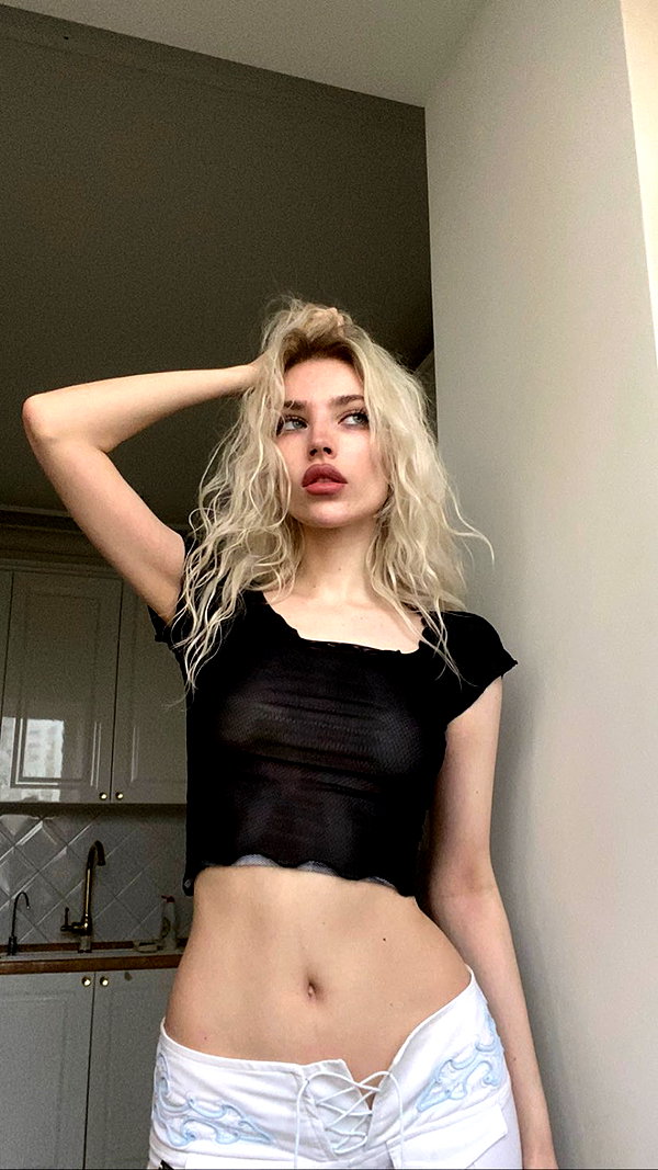 alien.hanna instagram image archive image