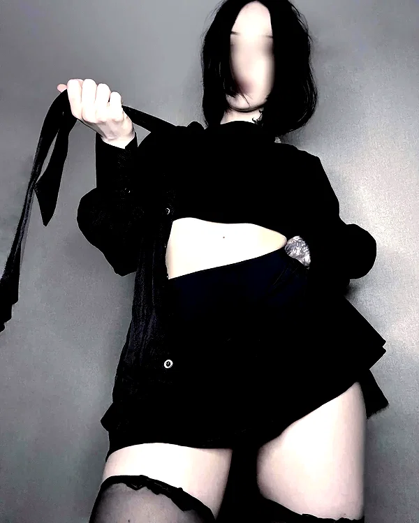 chica.niebla instagram image archive image