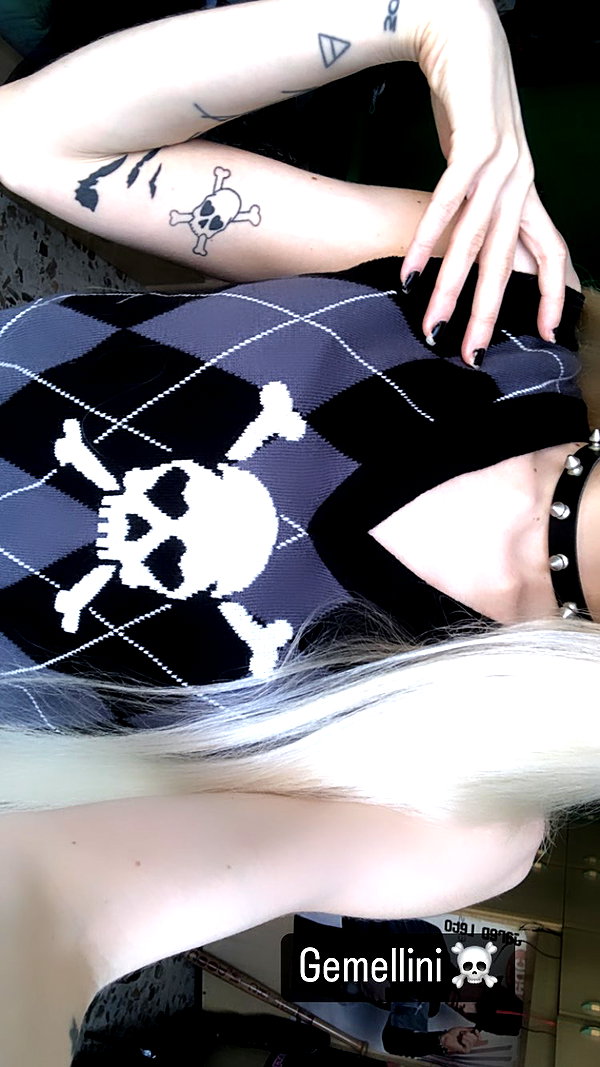 roxiechelon2 archive image