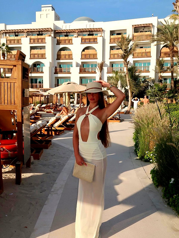 daniella_zeldis instagram image archive image