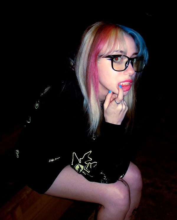 Archived image from @iluvmeww on Instagram