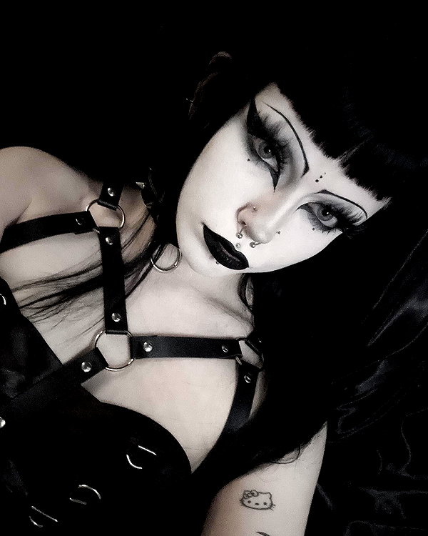 kittenfangsxx instagram image archive image