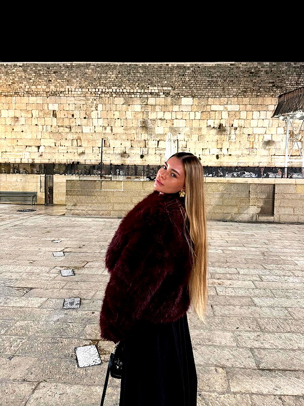 daniella_zeldis instagram image archive image