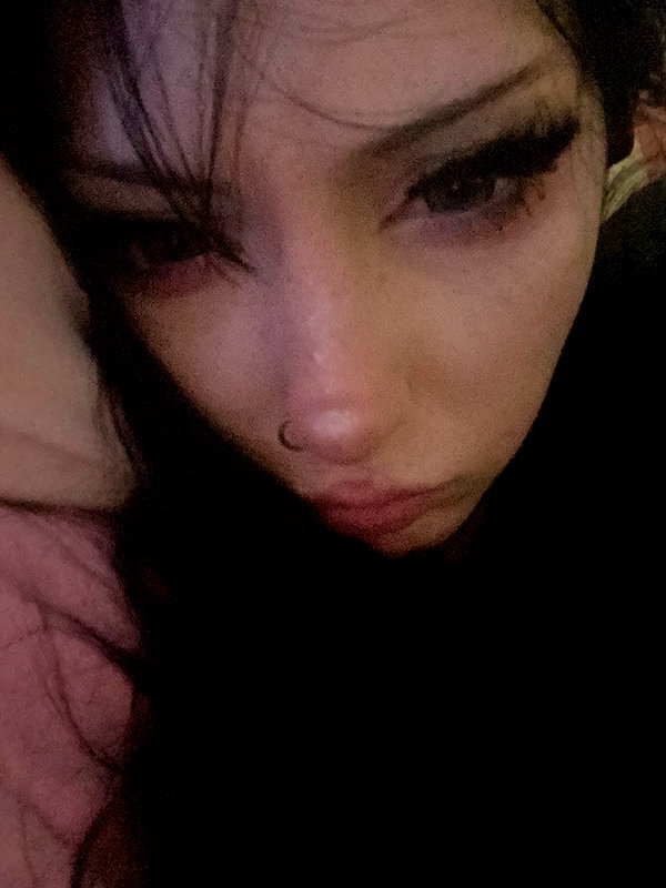 Archived image from @meowwmaxxer on Instagram