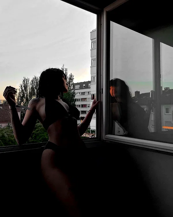 chica.niebla instagram image archive image