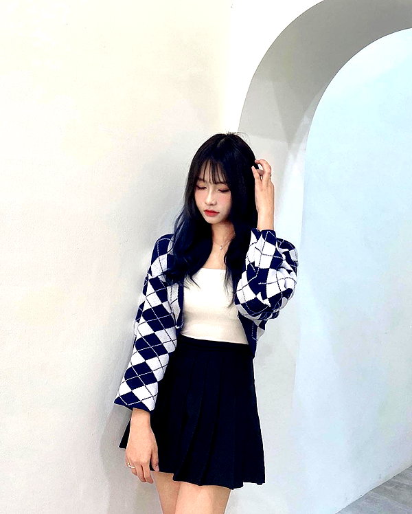lai_931201 instagram image archive image