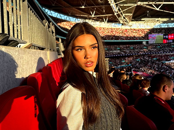 leahhalton instagram image archive image