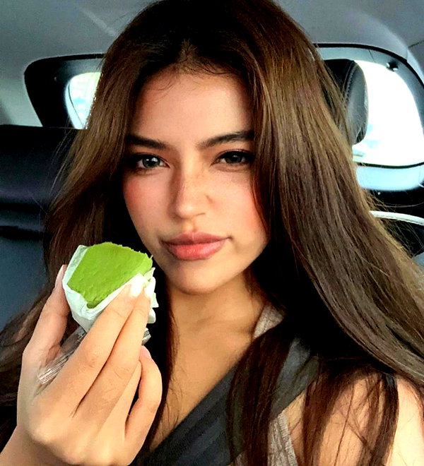 baddiesessence instagram image archive image