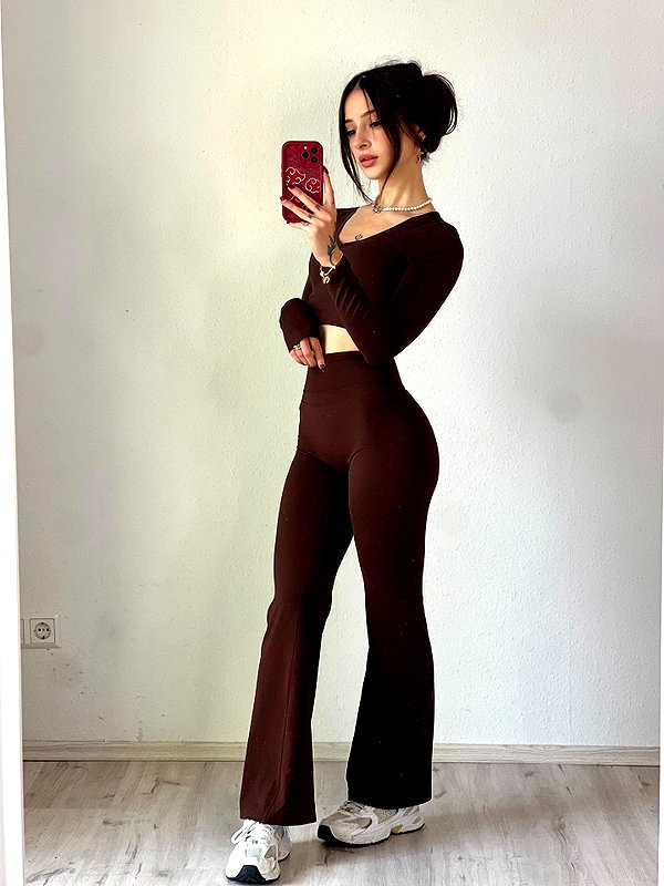 cata.leyah instagram image archive image
