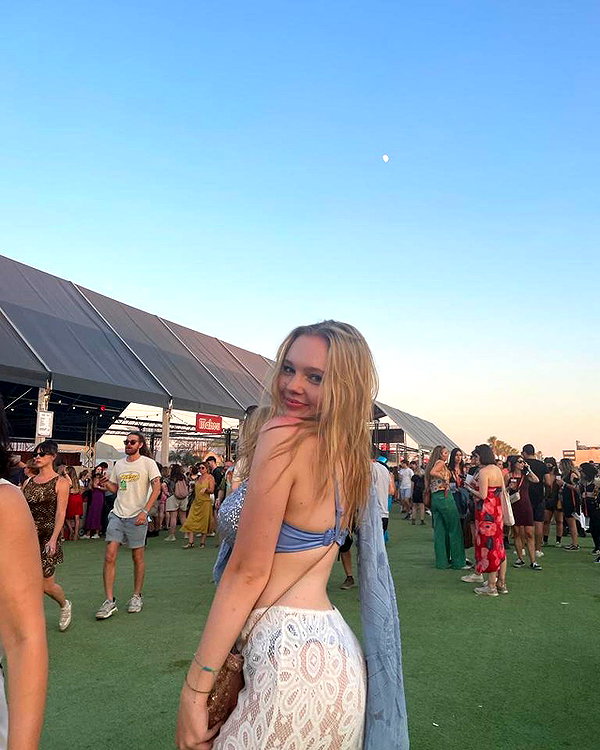 leni.bahr instagram image archive image