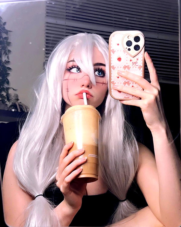 danielle.mercedie instagram image archive image