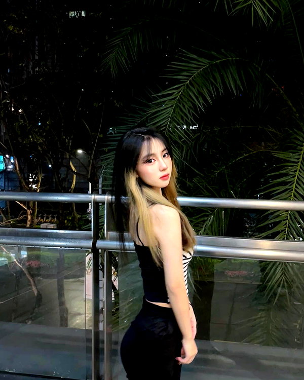 52._.0921 instagram image archive image