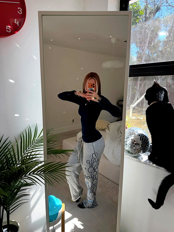 peachtoot.plz instagram image archive image