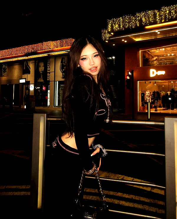 joycee.e instagram image archive image