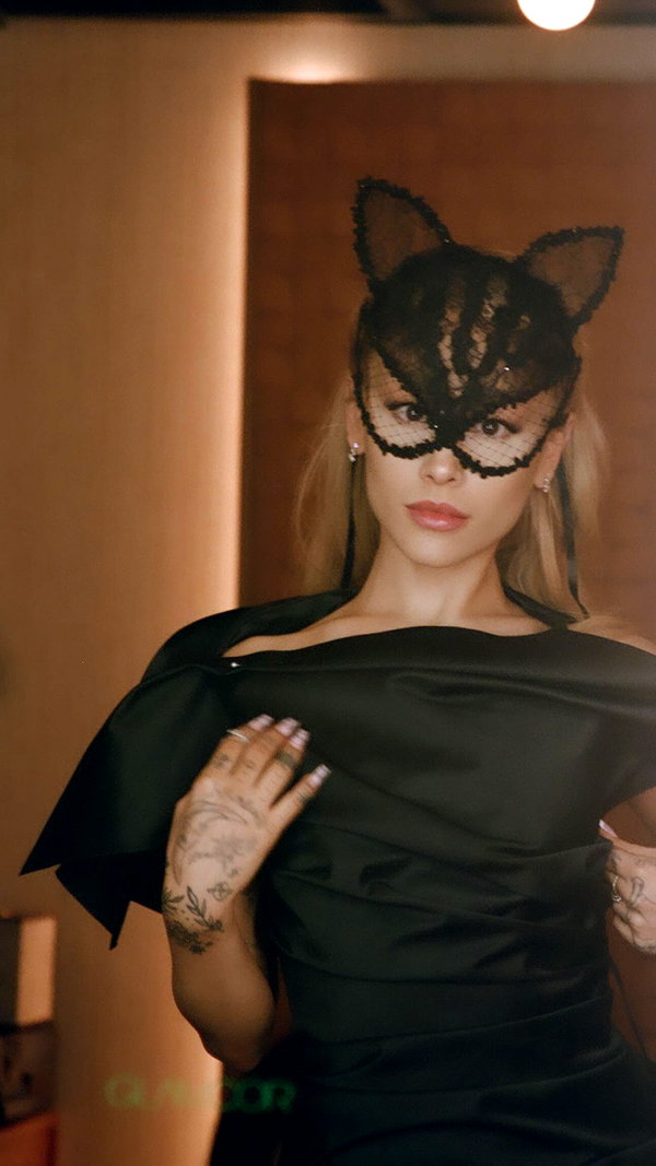 arianagrande instagram image archive image