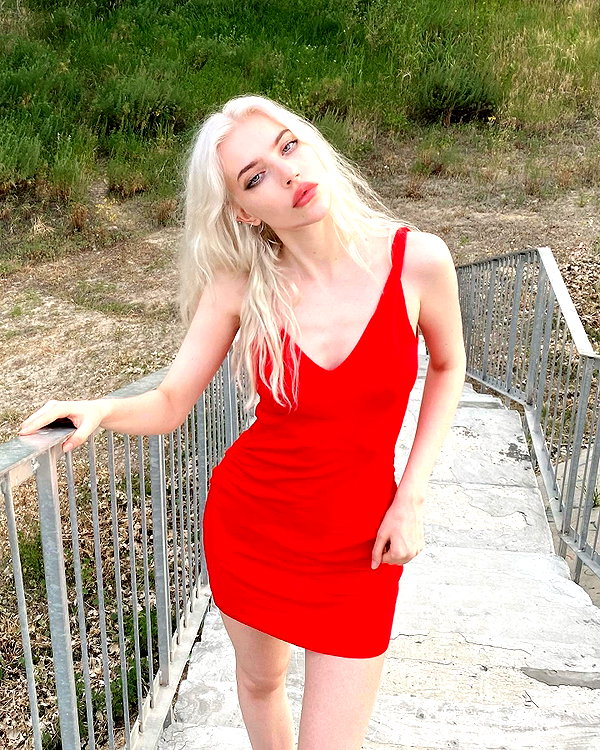 anya4everr instagram image archive image