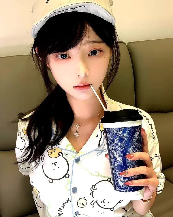 yingyinng_ instagram image archive image