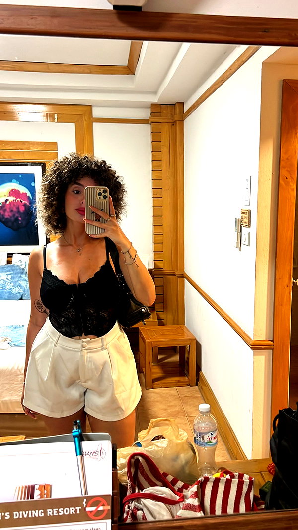 sonia.v._ instagram image archive image
