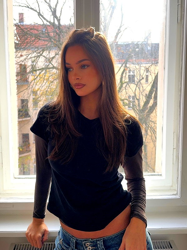 emmaaurora instagram image archive image