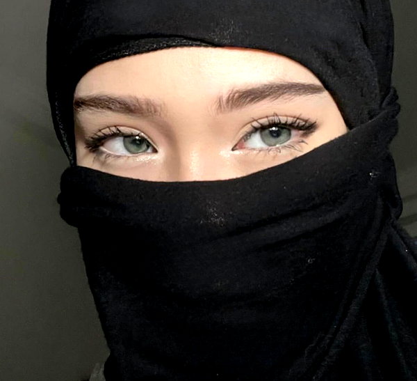 baddiesessence instagram image archive image