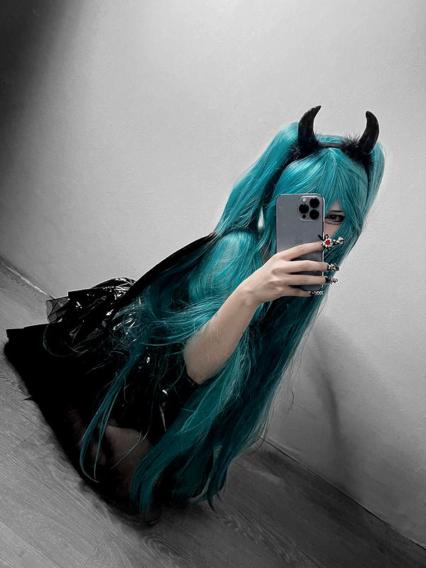 glowmoonshorty instagram image archive image