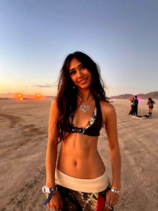 cait.knight instagram image archive image