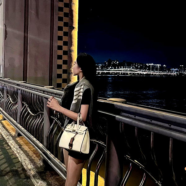 _suxung instagram image archive image