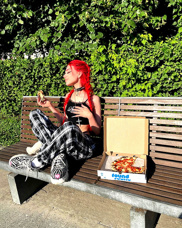 vik4au instagram image archive image
