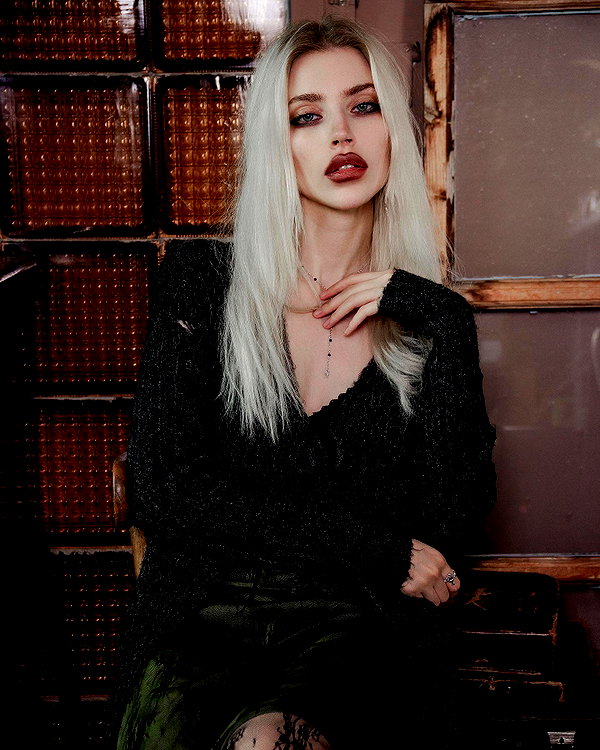 anya4everr instagram image archive image