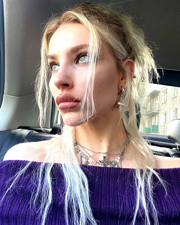 anya4everr instagram image archive image