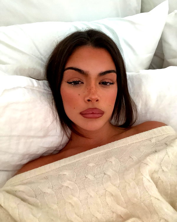 oliviaphillipps instagram image archive image