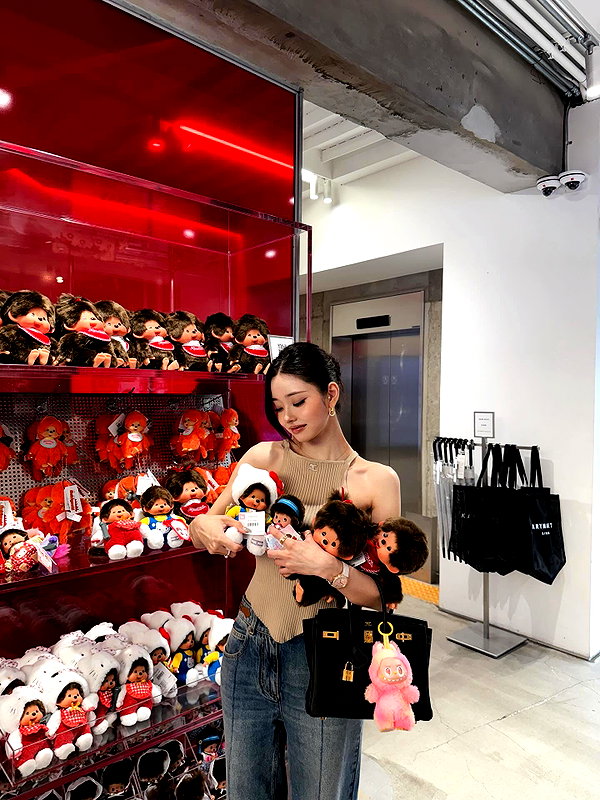 dear.zia instagram image archive image