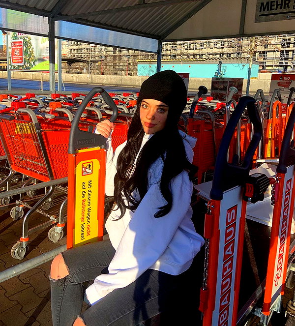 vanessa.rhd instagram image archive image