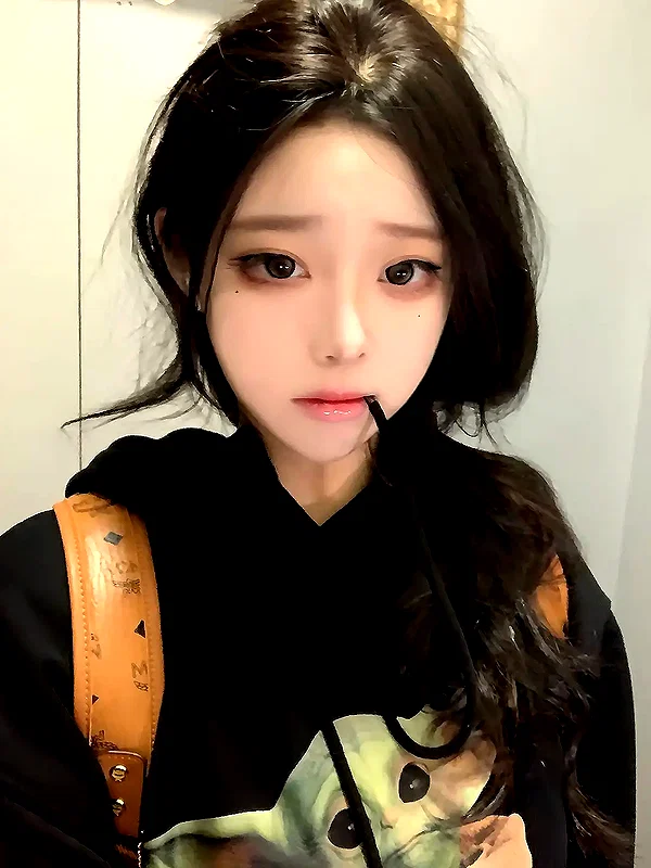 yingyinng_ instagram image archive image