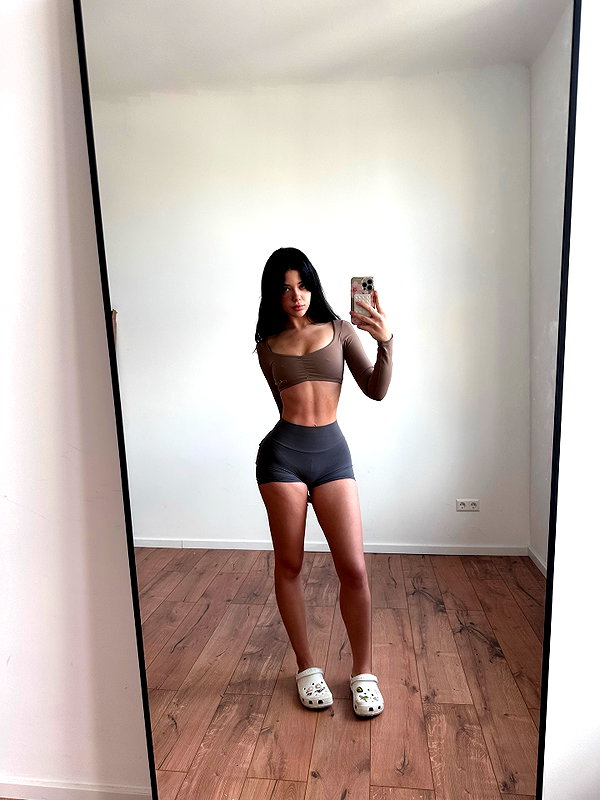 vanessa.rhd instagram image archive image