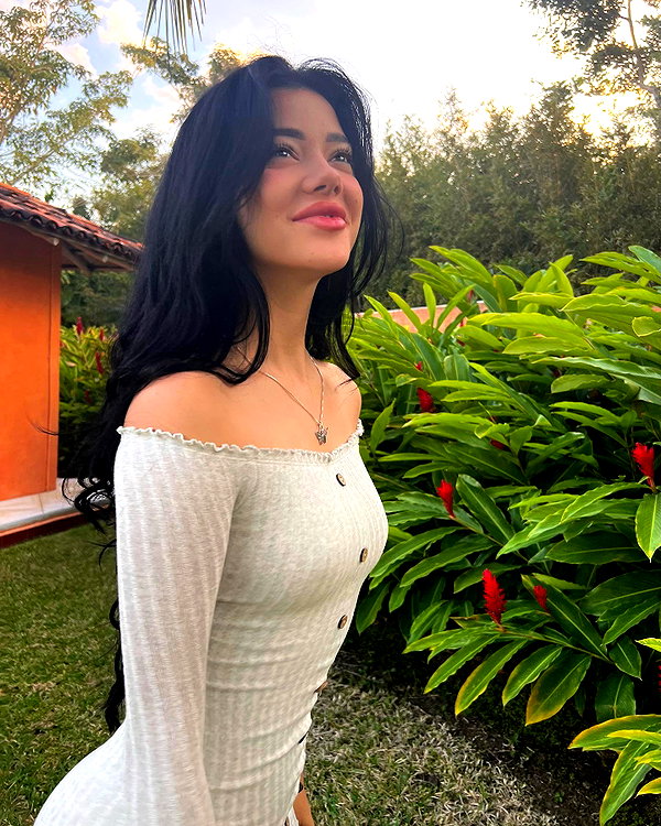 vanessa.rhd instagram image archive image