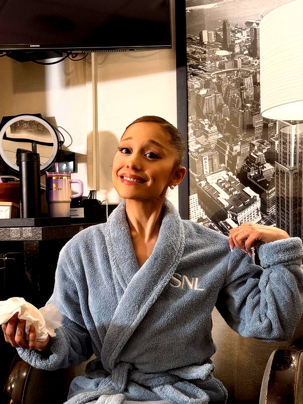 arianagrande instagram image archive image