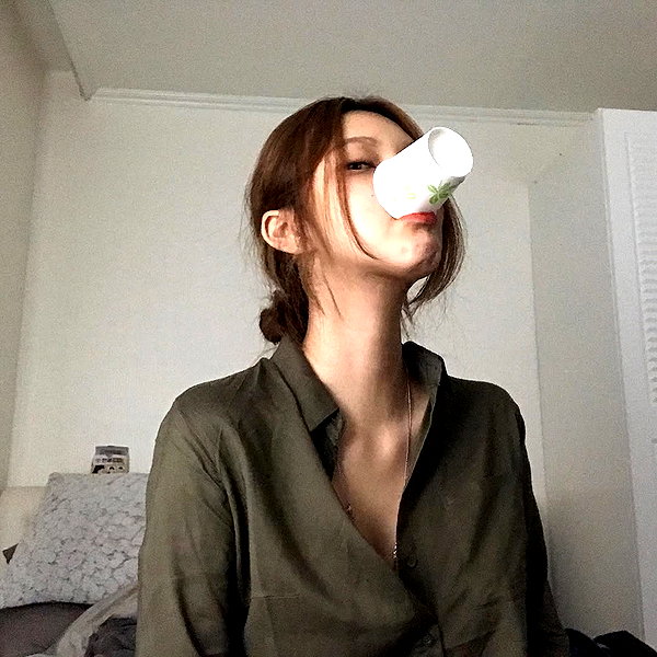 Archived image from @heroineseen on Instagram