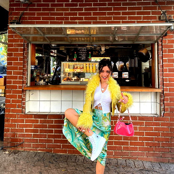 romi_henenson instagram image archive image