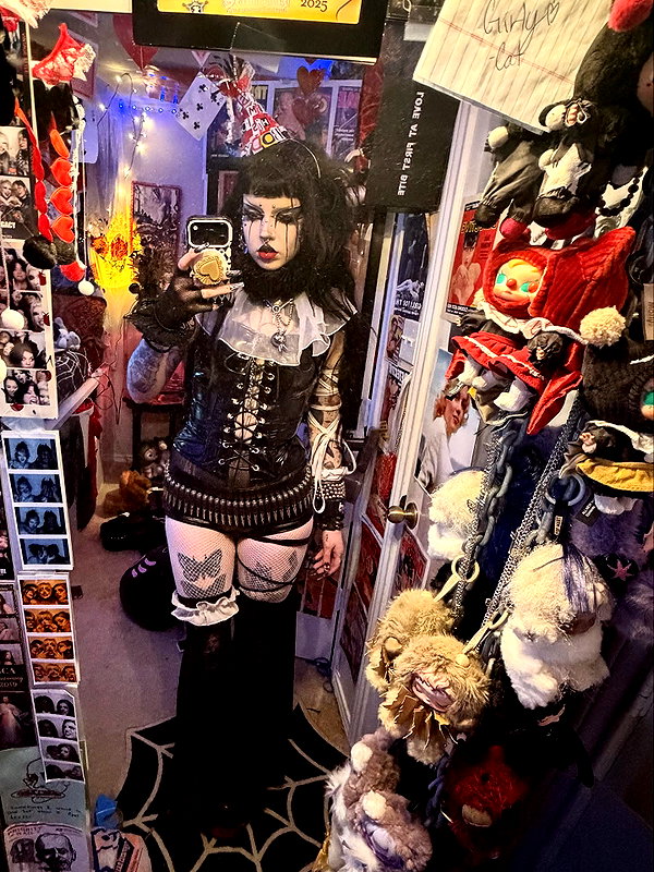 yeahimcaroline instagram image archive image