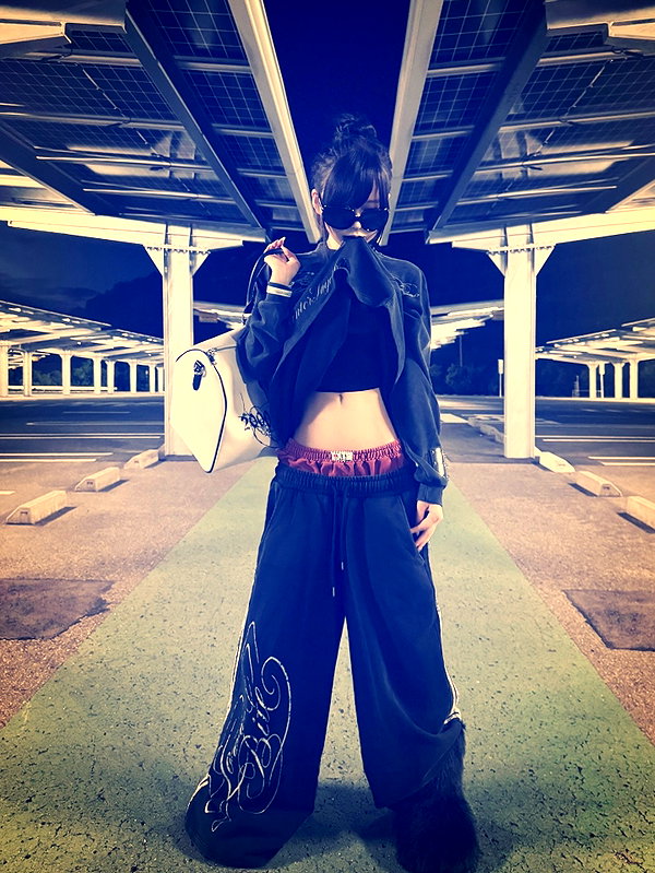 9unxx7 instagram image archive image