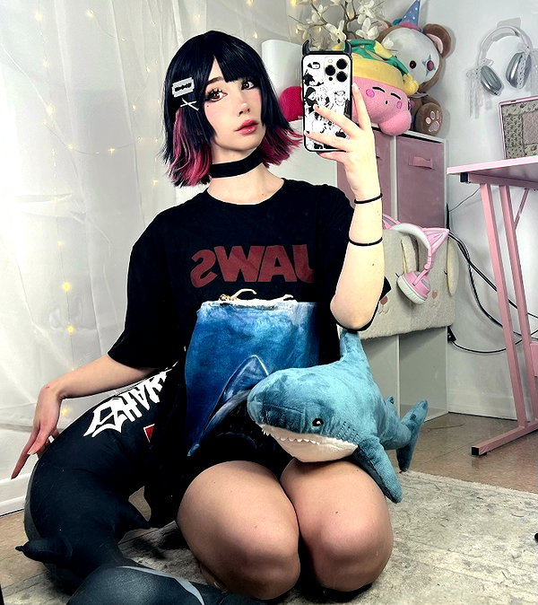 danielle.mercedie instagram image archive image