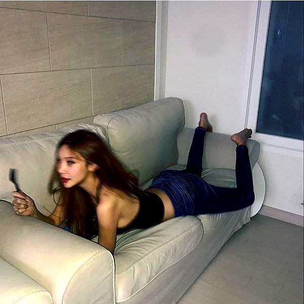 Archived image from @heroineseen on Instagram