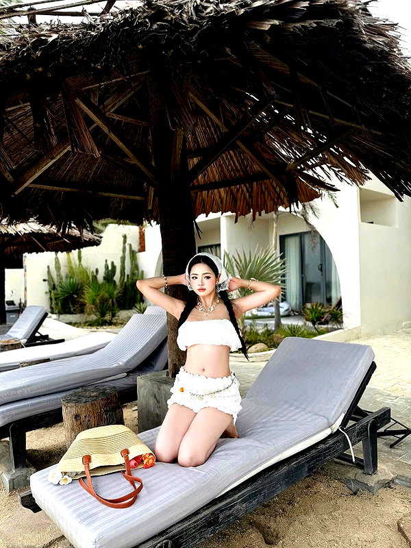 lyhythuedoxinh instagram image archive image