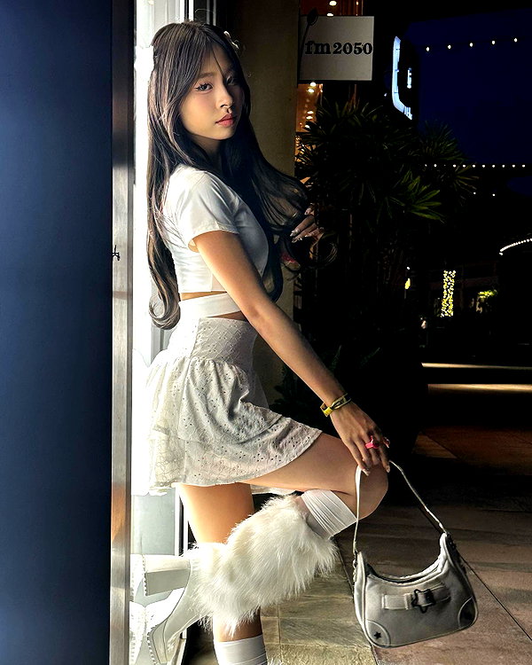 princessamelia_official instagram image archive image