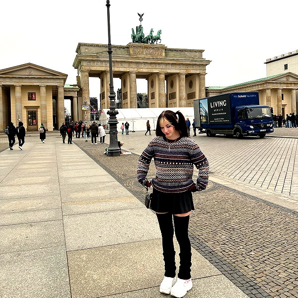 danielle.mercedie instagram image archive image