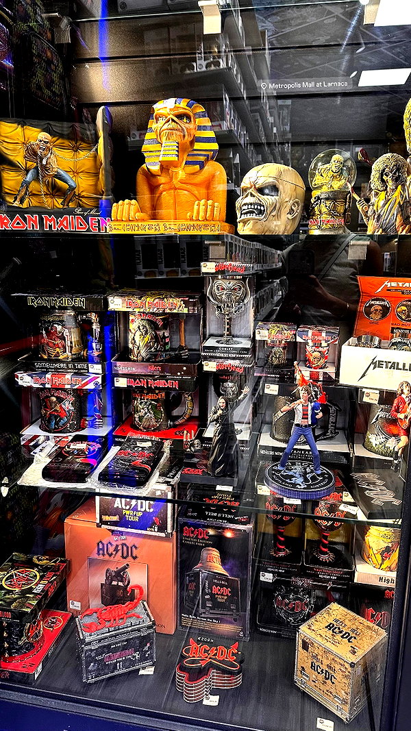 Archived image from @ilanakaver on Instagram
