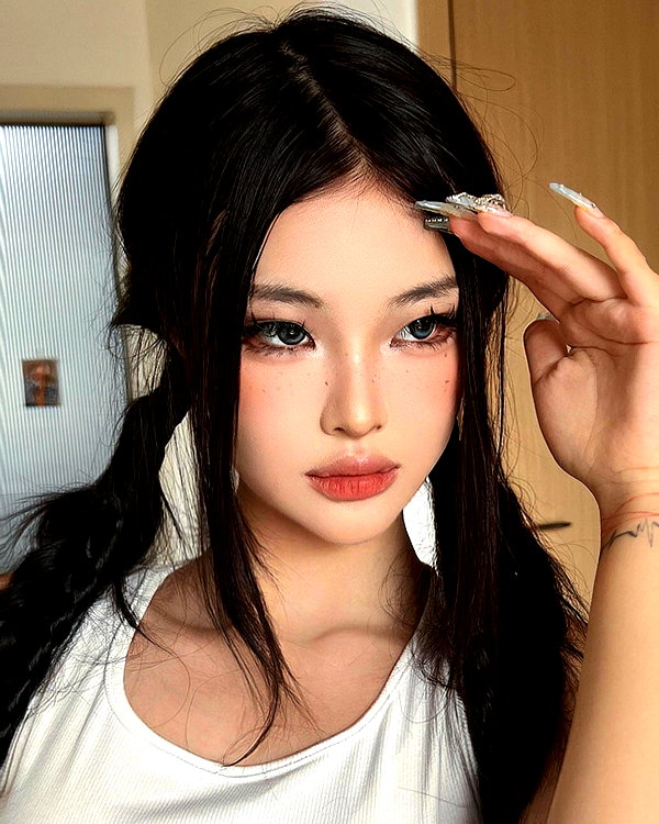 ll.lu1s instagram image archive image