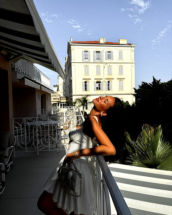 zoeliss instagram image archive image